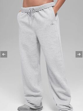 ALO Accolade Straight Leg Sweatpant in Heather Grey, Size S